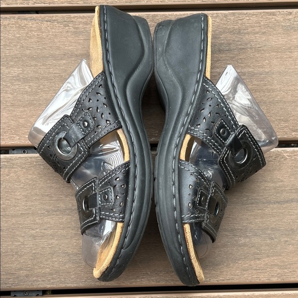 Y2K Clarks Collection Casual Black Wedge Sandal with Stitching Detail - Size 7 - Picture 8 of 15